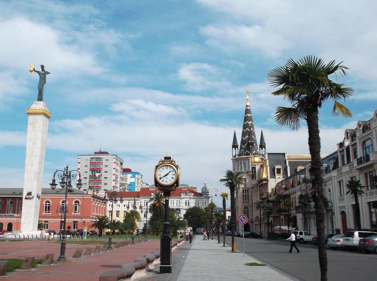 Old Batumi Apartamento Exterior foto